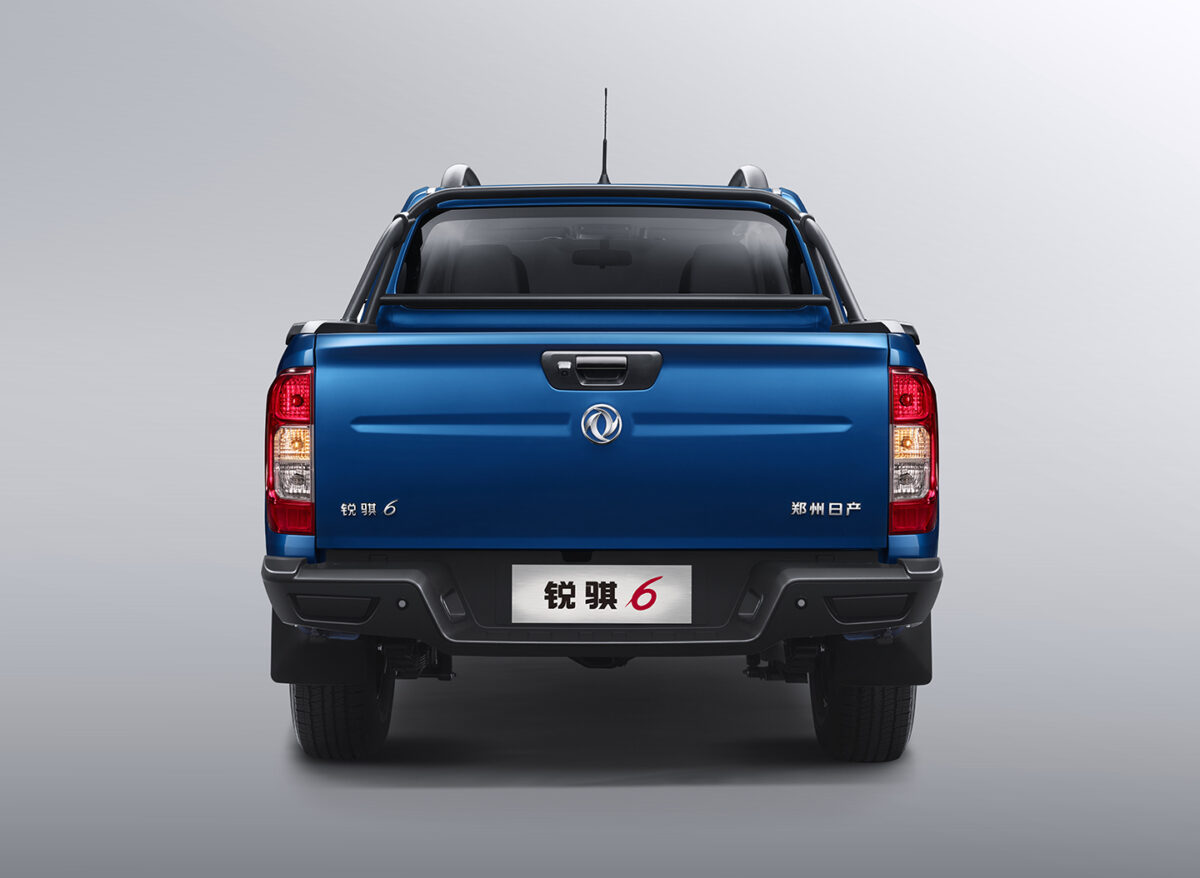 Dongfeng DF6 aizmugurējā daļa ar plašu kravas nodalījumu