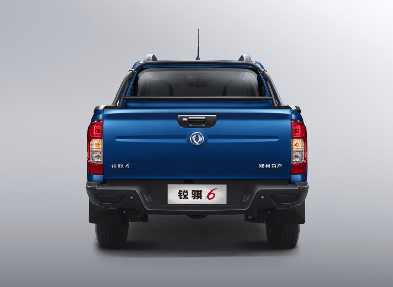 Dongfeng DF6 aizmugurējā daļa ar plašu kravas nodalījumu