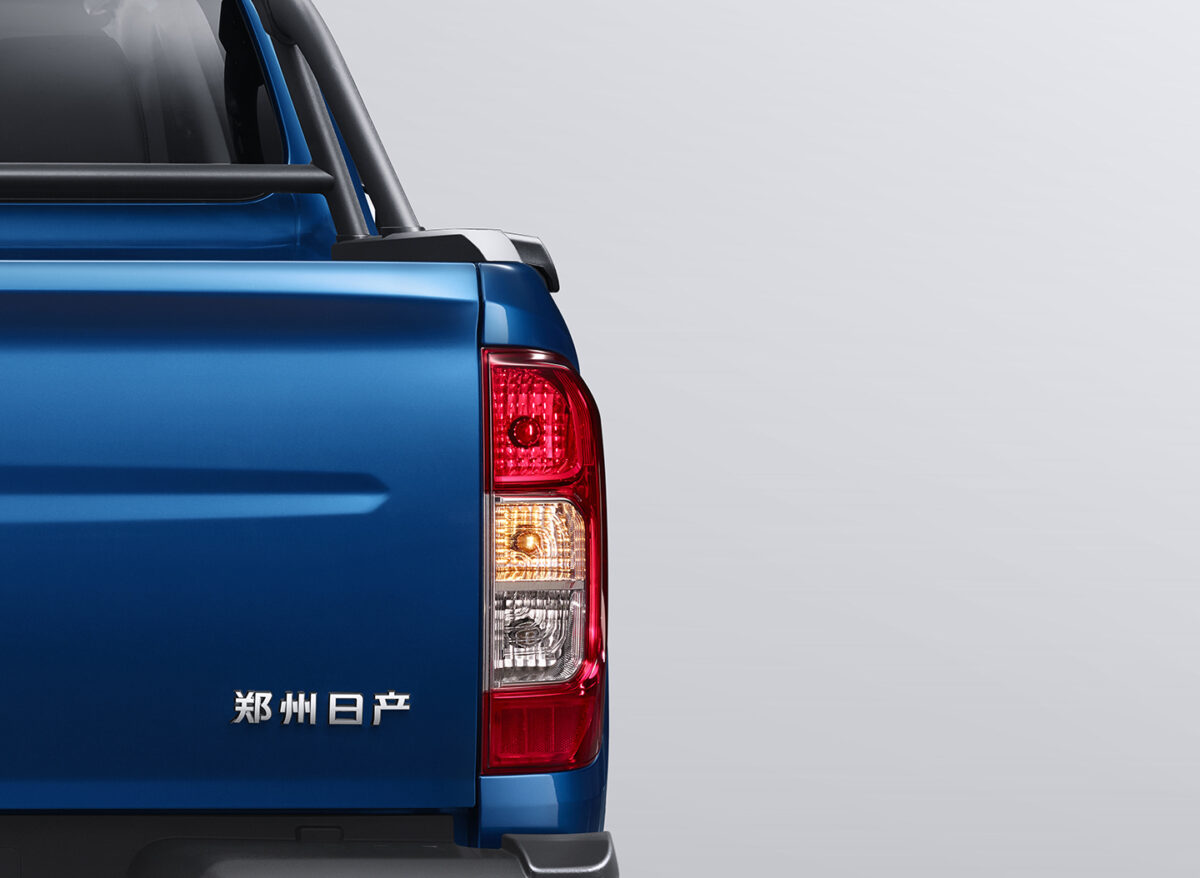 Dongfeng DF6 LED aizmugurējie lukturi tuvplānā