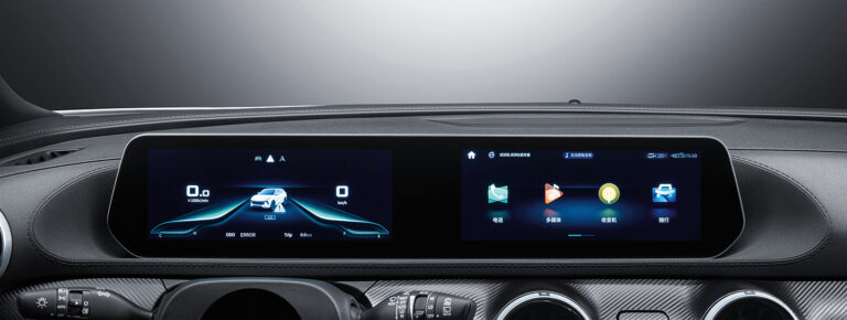 T5 EVO central panel with two digital displays: instrument panel and multimedia system