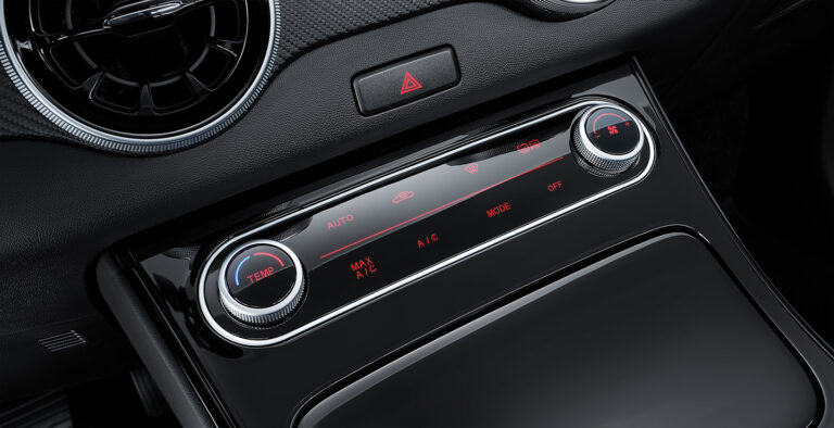 T5 EVO central console with touch control unit for climate control