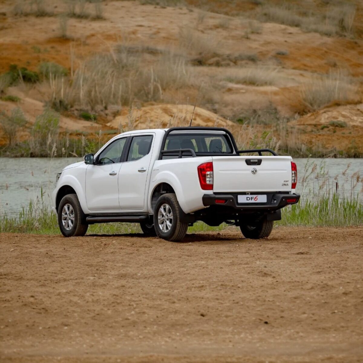 Dongfeng DF6 profils ar platām arkām un zemu virsbūvi