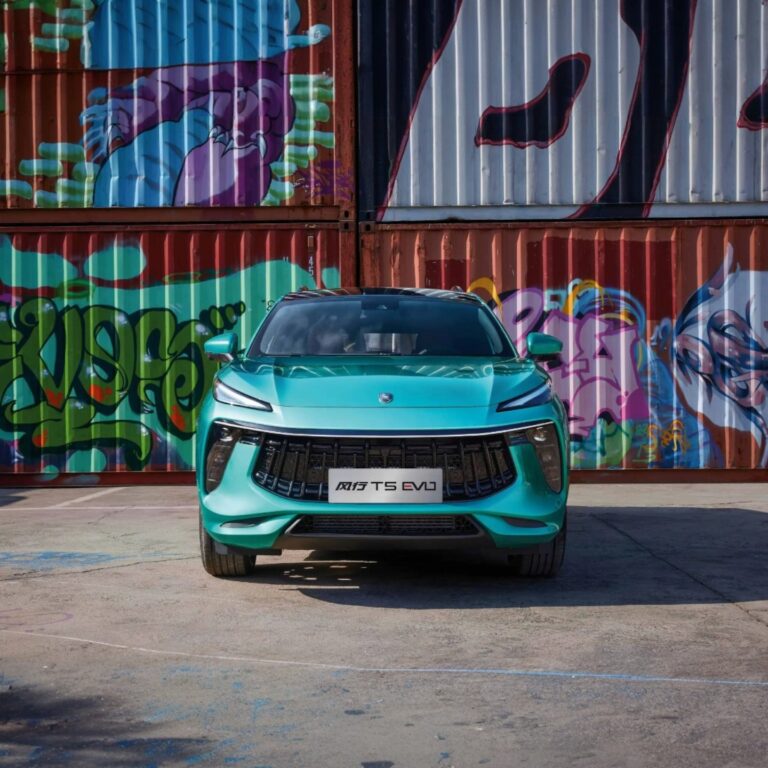 T5 EVO with expressive grille and LED headlights — combination of power, style and dynamics